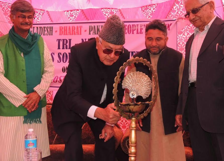 Farooq bats for sustained Indo-Pak dialogue
